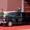 Tổng Bí thư, Chủ tịch Trung Quốc Hồ Cẩm Đào trong chiếc limousine Hồng Kỳ.